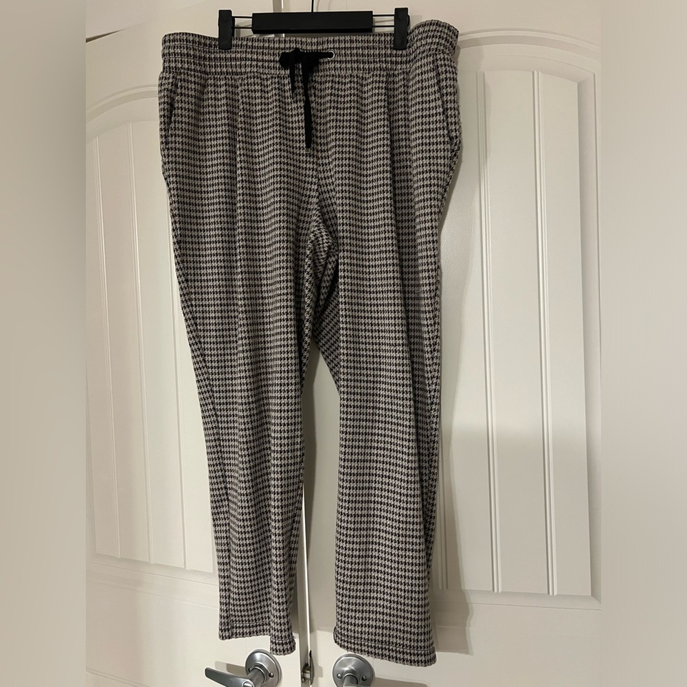 Jacquard print jogger